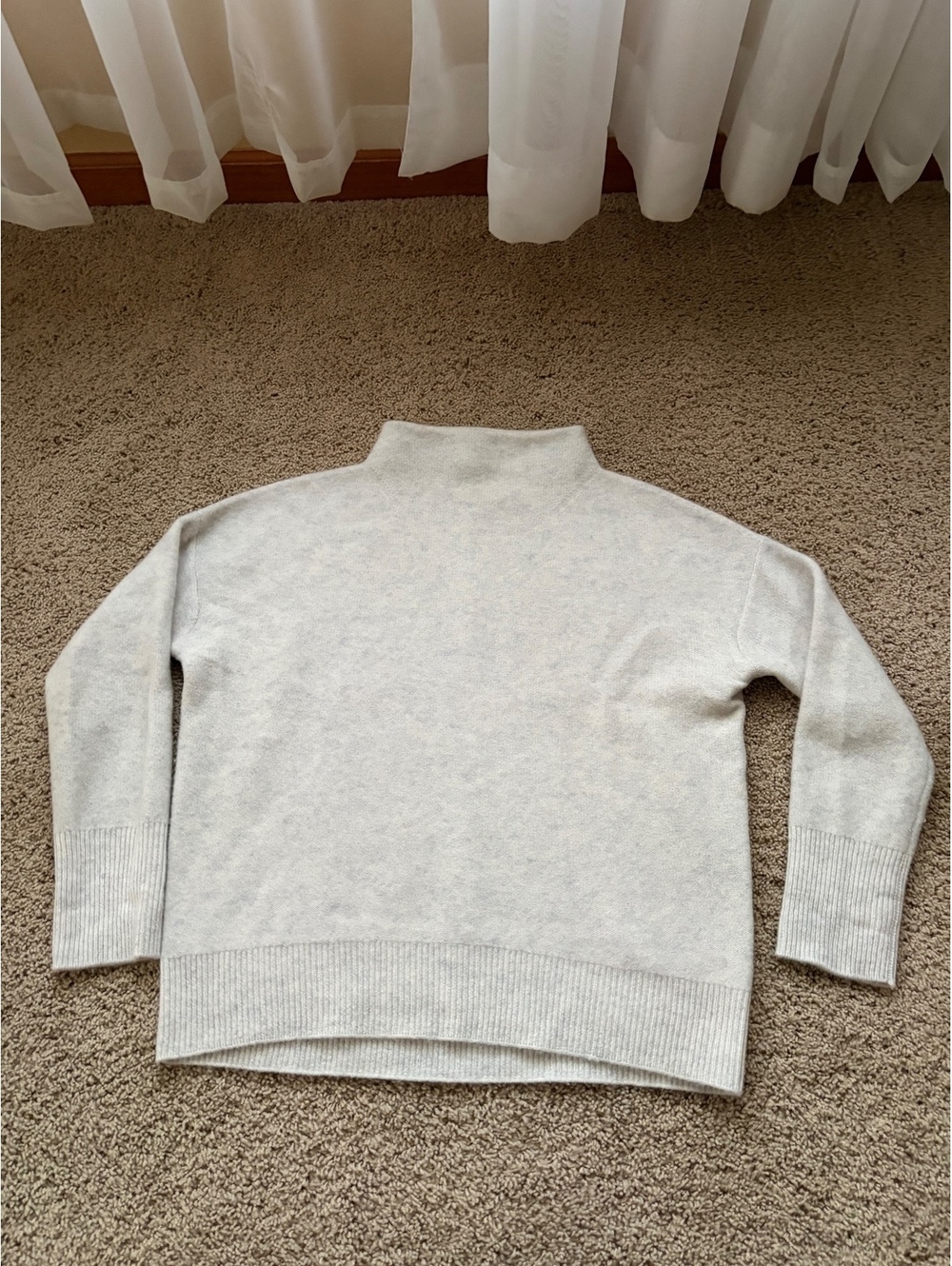 Women's Vince Funnel neck light grey 100% boiled cashmere XS retail $448